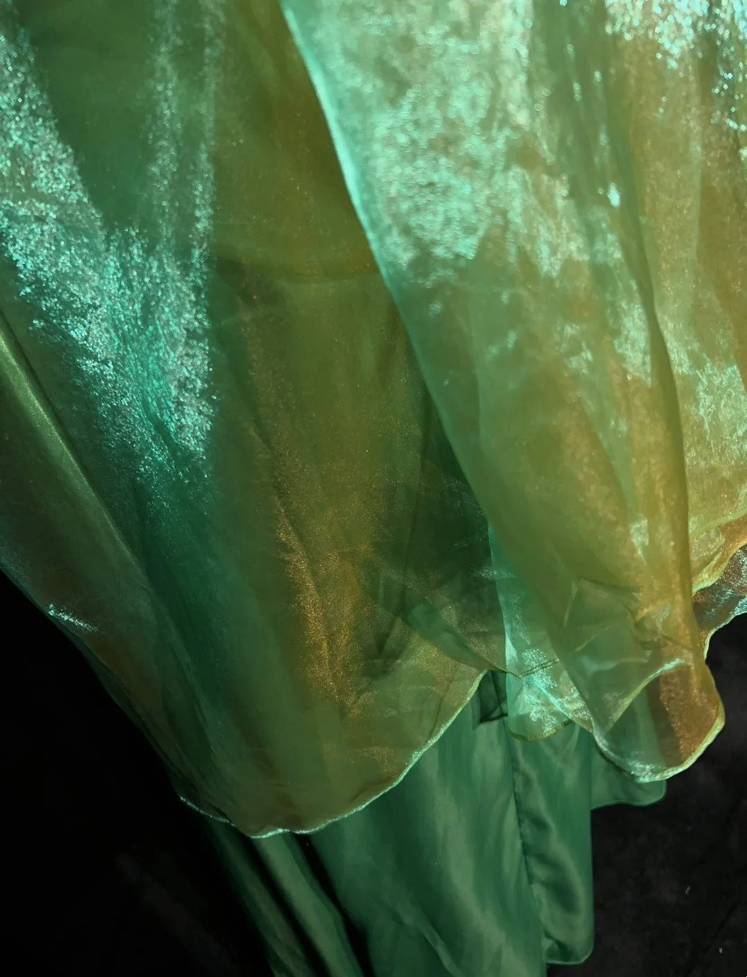 Robes de bal élégantes Robe de soirée en organza vert à bretelles spaghetti et perles, longue robe de soirée formelle N2914