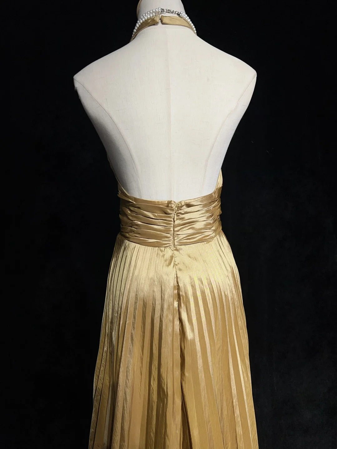 Vintage Prom Dresses 1960s A line Halter Gold Tea Lenngth Satin With Pleated Prom Gown N3123