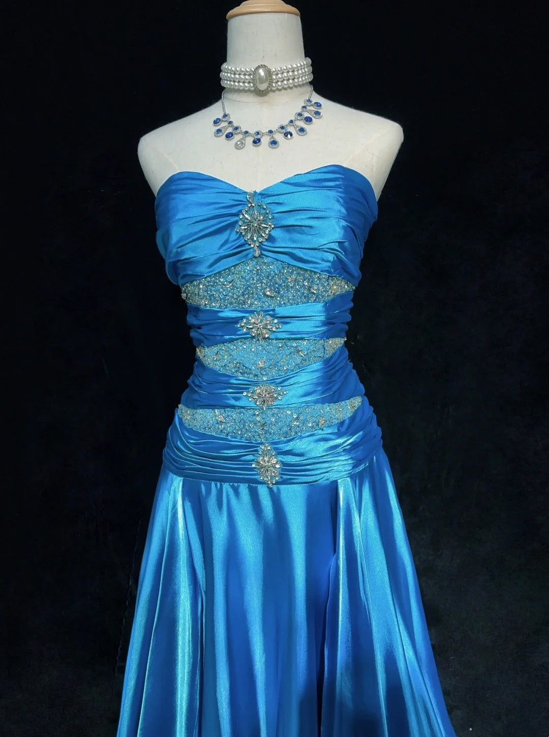 Bescheidene Ballkleider Inspo Meerjungfrau Sweetheart Blaues Satin mit Perlen für Damen Abendkleid N3213