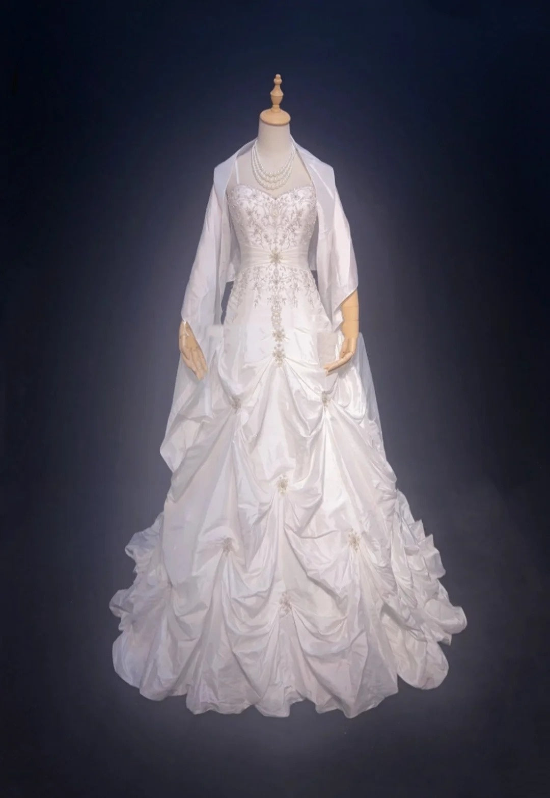 Robe de bal vintage à fines bretelles en taffetas blanc avec cape, perles, volants, robe de mariée longue RB4331