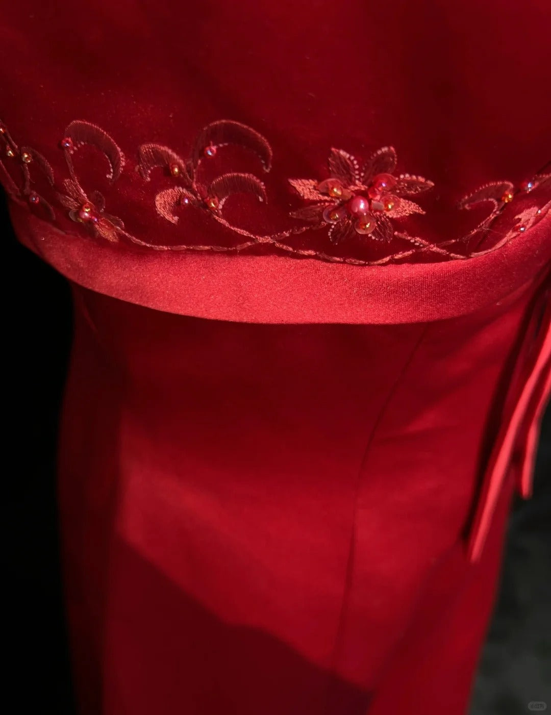 Inspiration Robes de bal Vintage Trapèze Col Carré Satin Rouge Années 80 Robes de Soirée Longues avec Cape N2857