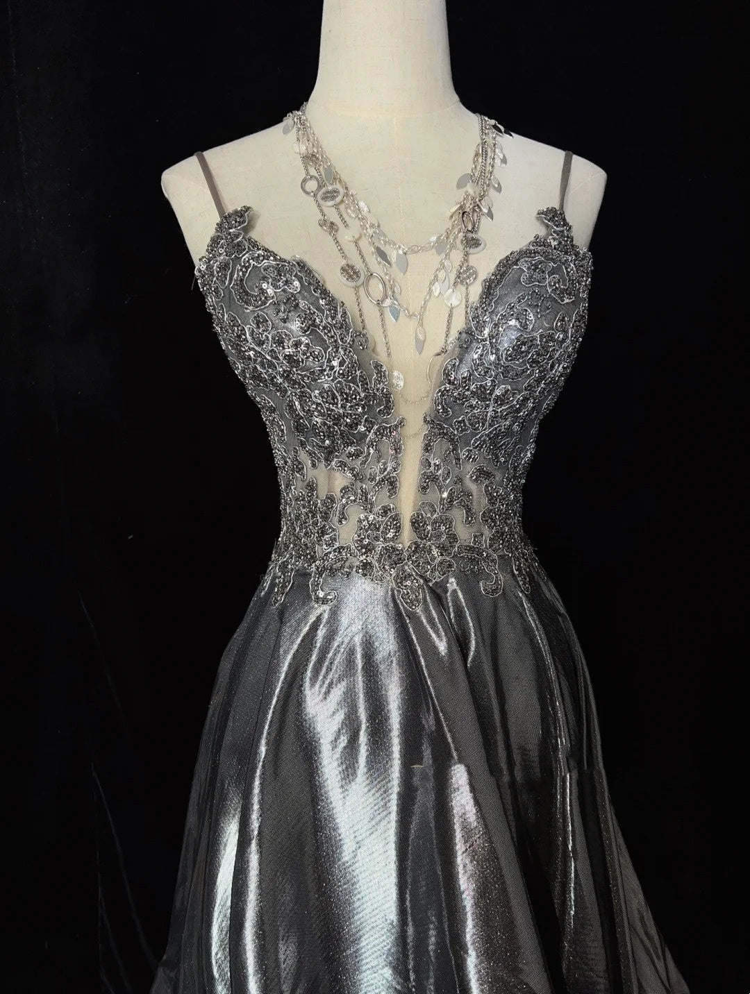 Süße A-Linien-Spaghettiträger-Kleider in Grau mit Spitze für Damen, kurze Geburtstagskleider, Mini-Homecoming-Outfits N3344