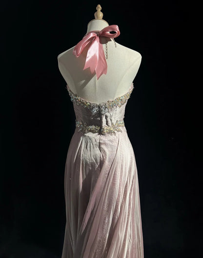 Vintage Ballkleid-Ästhetik A-Linie Neckholder Hellrosa Chiffon mit Perlenbesatz Langes Abendkleid N3034