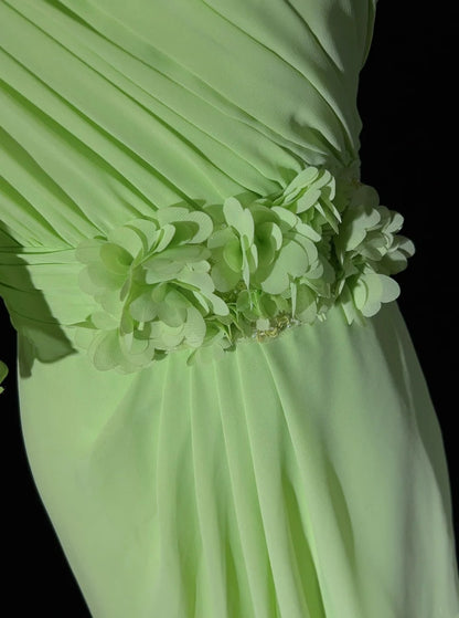 Belles Robes de Bal Coupe Empire Asymétrique en Mousseline Vert avec Volants Longues Tenues de Soirée N3383