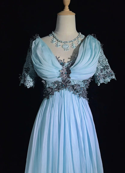 Vintage Abschlussballkleider 1960er A-Linie V-Ausschnitt Hellblau Chiffon mit appliziertem langen Abschlussballkleid N3109
