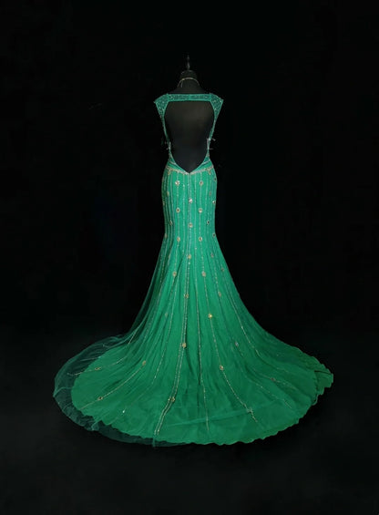 Glamouröse Ballkleider Meerjungfrau V-Ausschnitt Grüner Tüll Rückenausschnitt Mit Perlen Abendkleid N2872