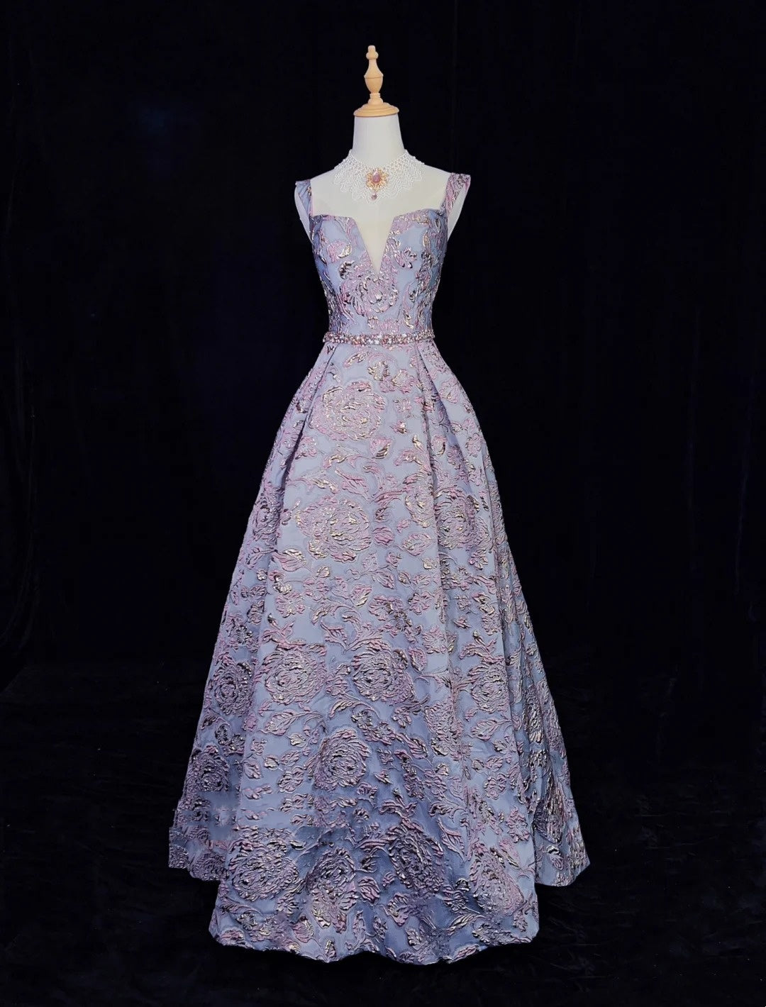 Robes de bal modestes à bretelles spaghetti en dentelle lilas avec perles, longues tenues de soirée N3463