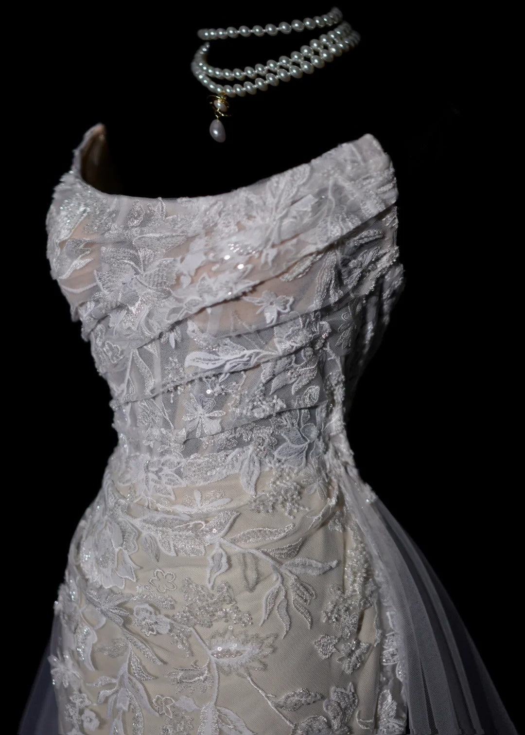 Elegantes langes Brautkleid, weißes Meerjungfrauen-Kleid, trägerlos, aus Spitze, mit Schleppe, AB2476