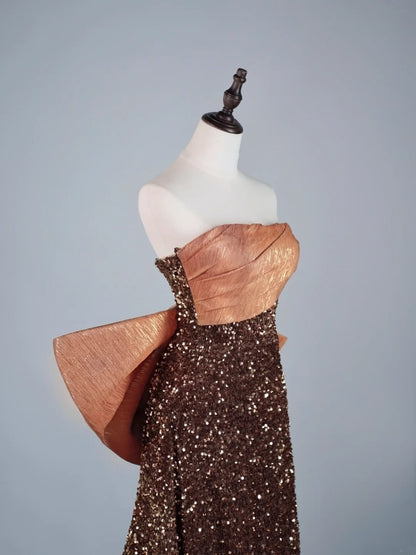 Robe de bal longue à sequins marron, coupe trapèze, sans bretelles, idéale pour les élèves de terminale (N1279)