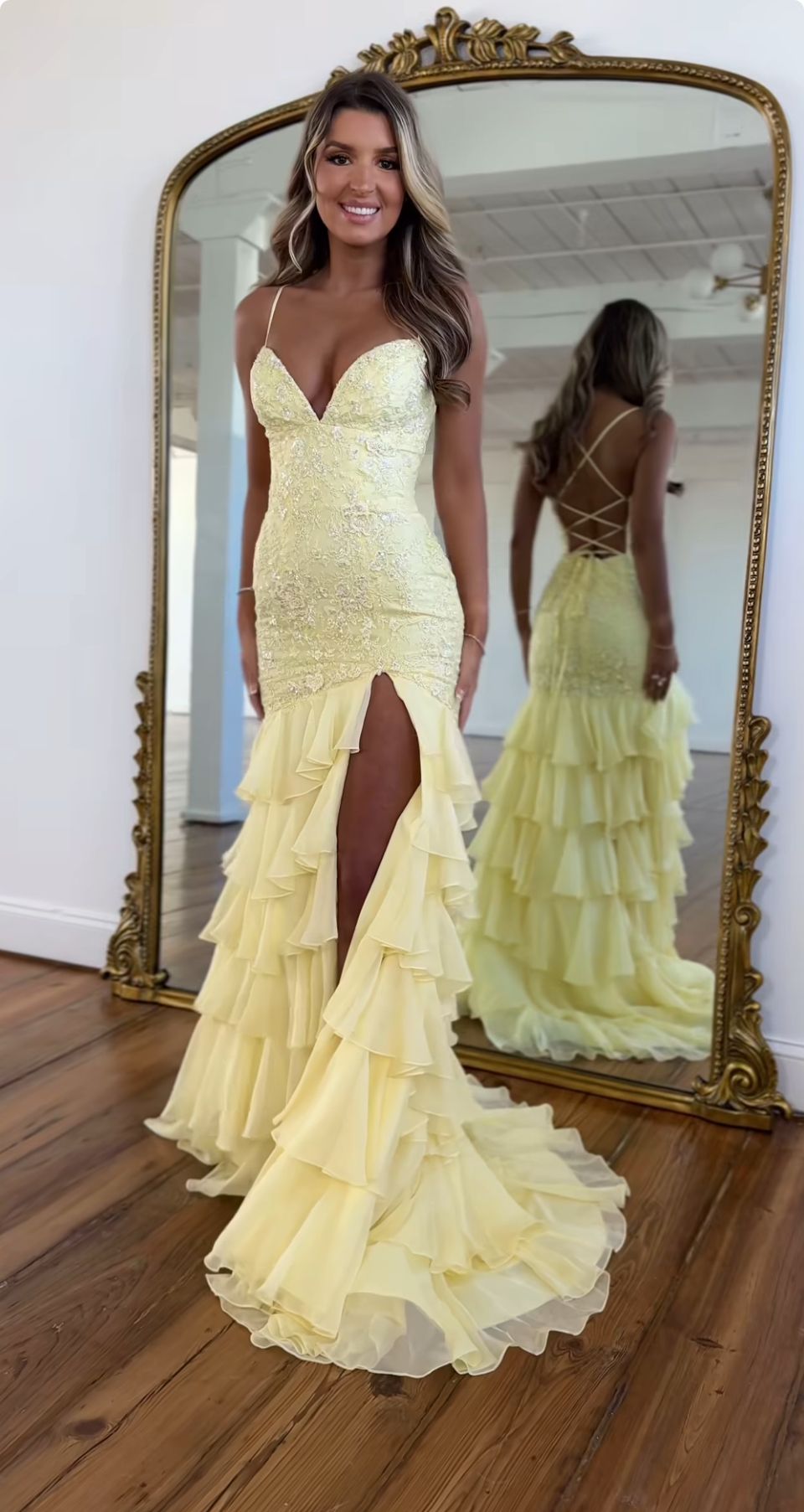 Robe de bal longue en tulle jaune à fines bretelles et sans manches, style sirène, fendue et ornée de dentelle (Vestidos De Dia AB575)