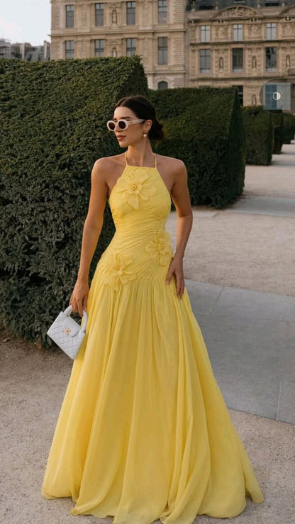 Robe de bal modeste en mousseline jaune beurre à imprimé floral, coupe trapèze, sans manches, référence AB196