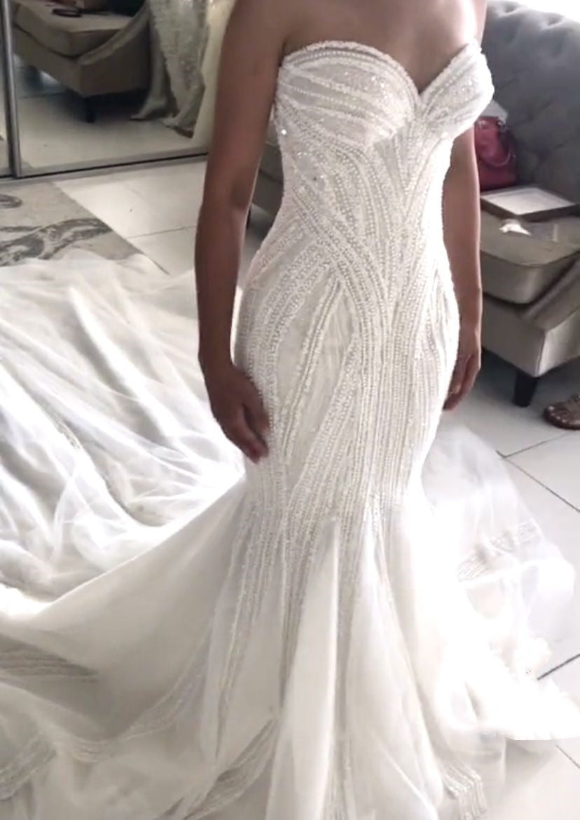 Robe de mariée longue blanche sirène princesse à corset ajusté et décolleté en cœur AB019