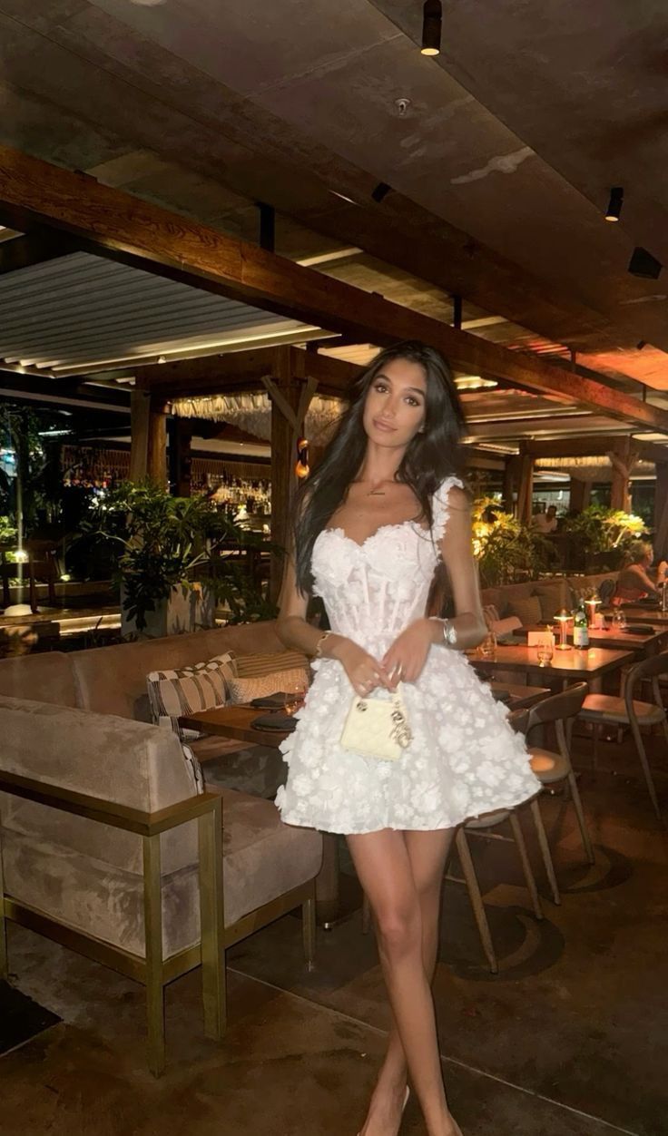 Elegantes Ballkleid, herzförmiger Ausschnitt, Weiß mit Trägern, Spitze, kurzes Hoco-Kleid Ideen, Spitzen-Heimkehrkleider RB4080