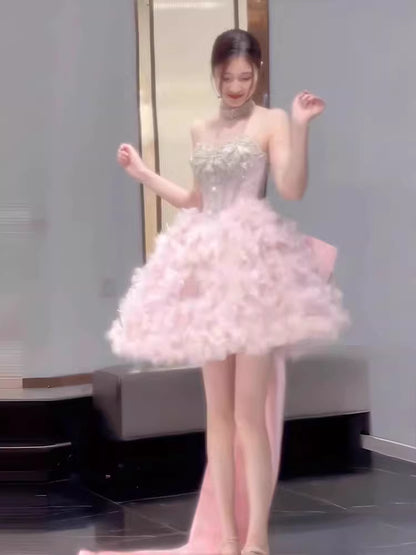 Niedliches, trägerloses, kurzes Ballkleid aus rosa Tüll, ideal für den 16. Geburtstag, den Homecoming-Ball oder als Cocktailkleid (AB2227)