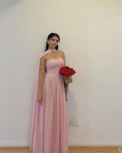 Einfaches, trägerloses, langes Abendkleid aus rosa Chiffon in A-Linie mit Schal und Raffungen, ideal für Abschlussball, Hochzeit oder als Hochzeitsgast (Modell N270).