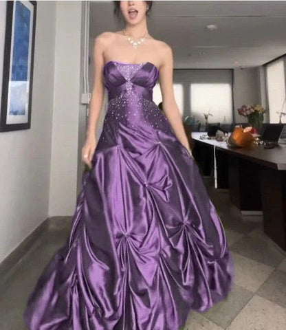 Vintage Ballkleid trägerlos olivgrün Satin Taft 90er Jahre Ballkleider Inspiration Partykleid Prinzessin Abschlusskleid B627