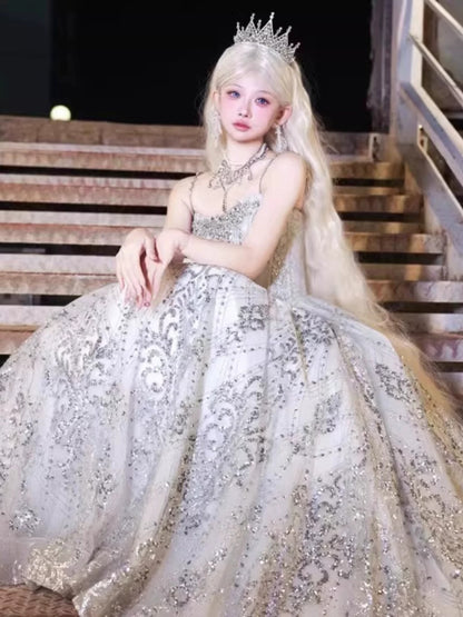 Robe de bal à paillettes argentées et grises, bretelles spaghetti, inspiration pour une longue soirée ou un 18e anniversaire (AB2228)