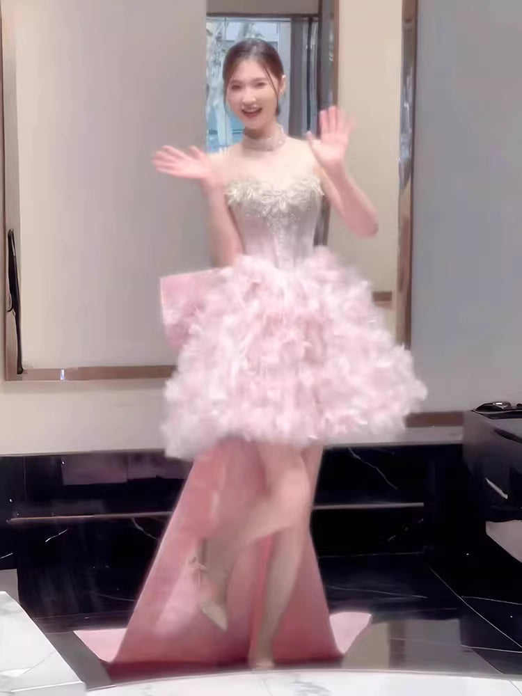 Niedliches, trägerloses, kurzes Ballkleid aus rosa Tüll, ideal für den 16. Geburtstag, den Homecoming-Ball oder als Cocktailkleid (AB2227)