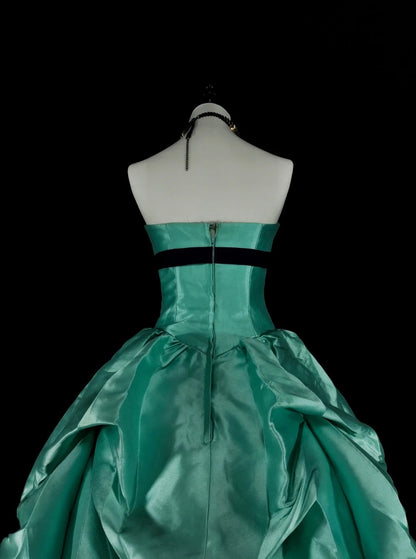 Vintage Ballkleid aus den 1760er Jahren, grün mit plissiertem Satin, langes Abendkleid N1598