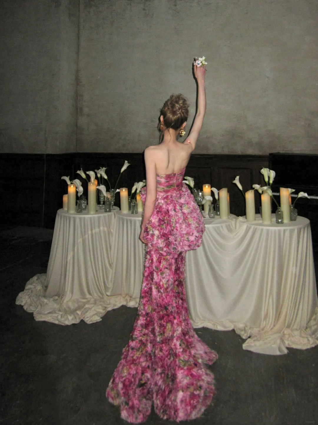 Elegantes, trägerloses Meerjungfrauen-Abendkleid in Pink mit Blumenmuster, ästhetisches langes Ballkleid für Abschlussball und Tanz N053