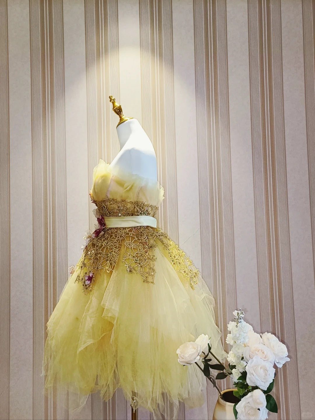 Mignonne Robe de Bal Courte en Tulle Jaune sans Bretelles, Robe de Soirée Cocktail, Robe de Rentrée N4195