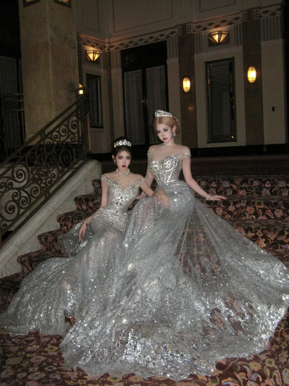 Luxuriöses Brautkleid im Meerjungfrauenstil mit perlenbesetztem Oberteil und silbernen Pailletten, figurbetontes Brautkleid Nr. 77