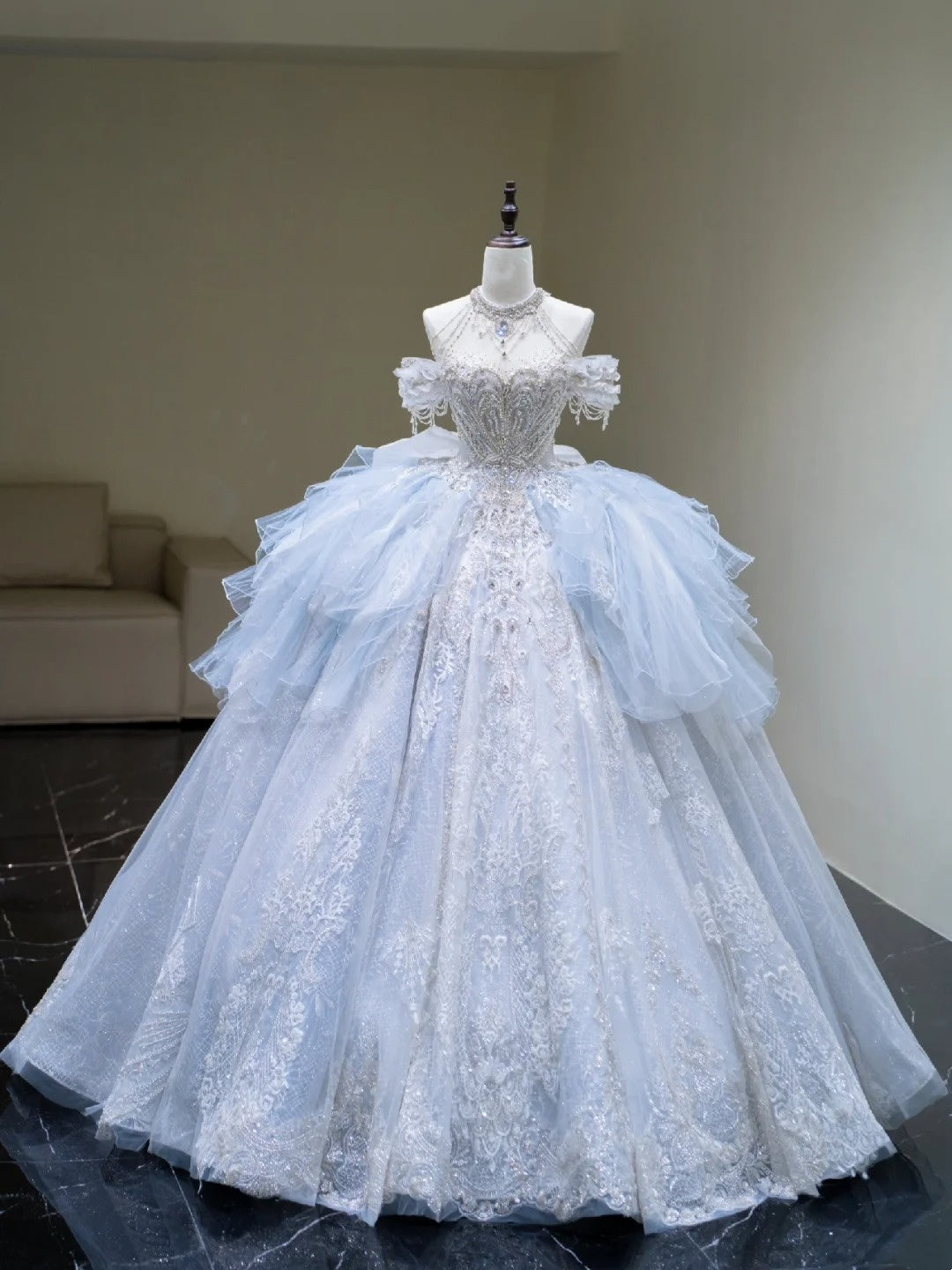 Prinzessinnen-Hochzeitskleid, Ballkleid, schulterfrei, hellblau, glitzernd, Pailletten mit Applikationen, langes Brautkleid, figurbetontes Brautkleid N645