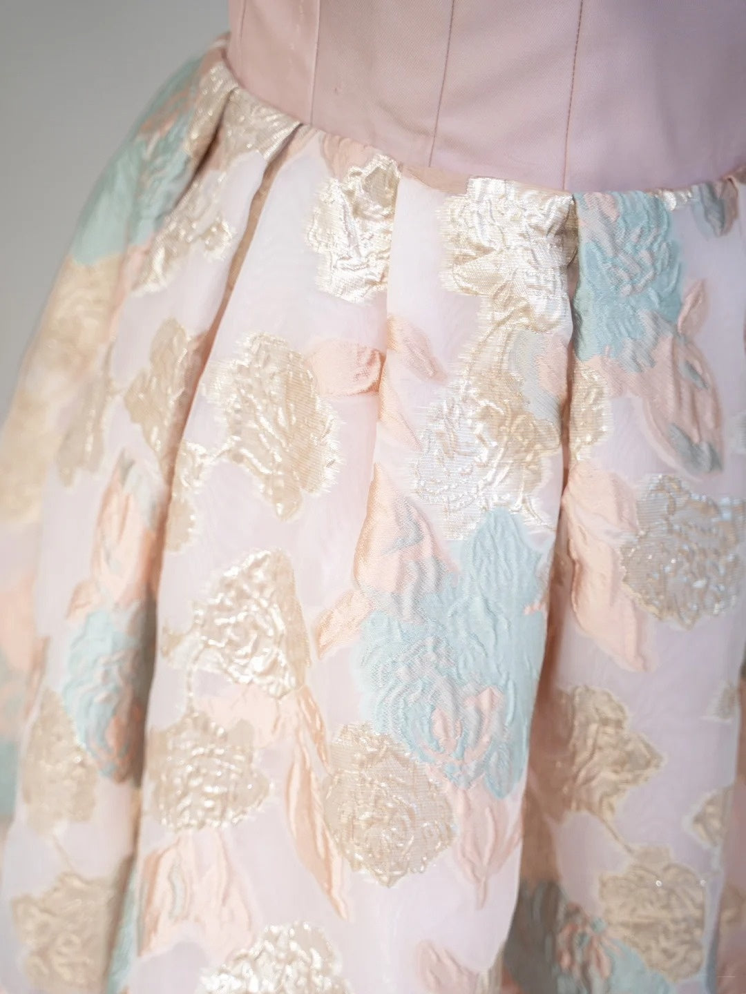 Robe de bal élégante sans bretelles en satin rose à fleurs, robe de soirée longue, tenue pour un 18e anniversaire, robe de remise de diplôme RB1037