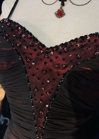 Wunderschöne Abschlussballkleider A-Linie Spaghettiträger Schwarz Rot mit Umhang Lange Formelle Abendgarderobe N3668
