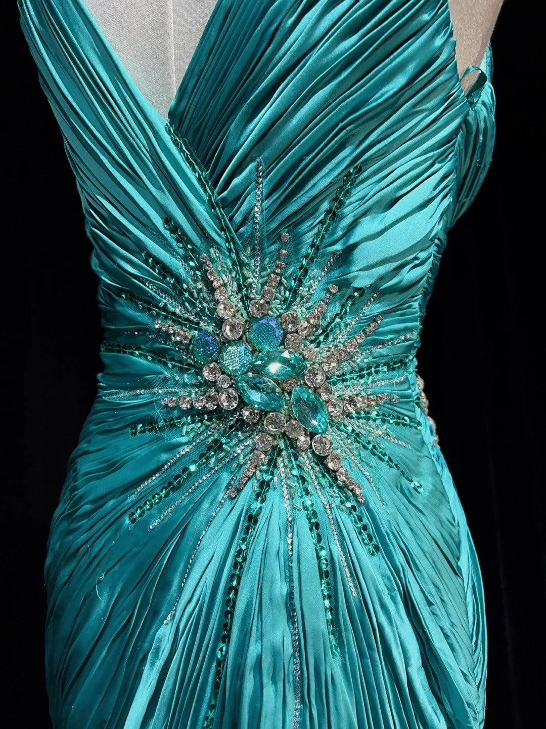 Bescheidene Abschlussballkleider Inspiration Meerjungfrauen-V-Ausschnitt Blau mit Rüschen und Perlen für Damen Formelles Kleid N3234