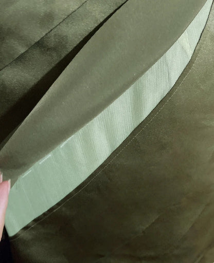 Robes de bal modestes Sirène Cœur Vert olive Satin Sans manches Tenues de cérémonie N3609