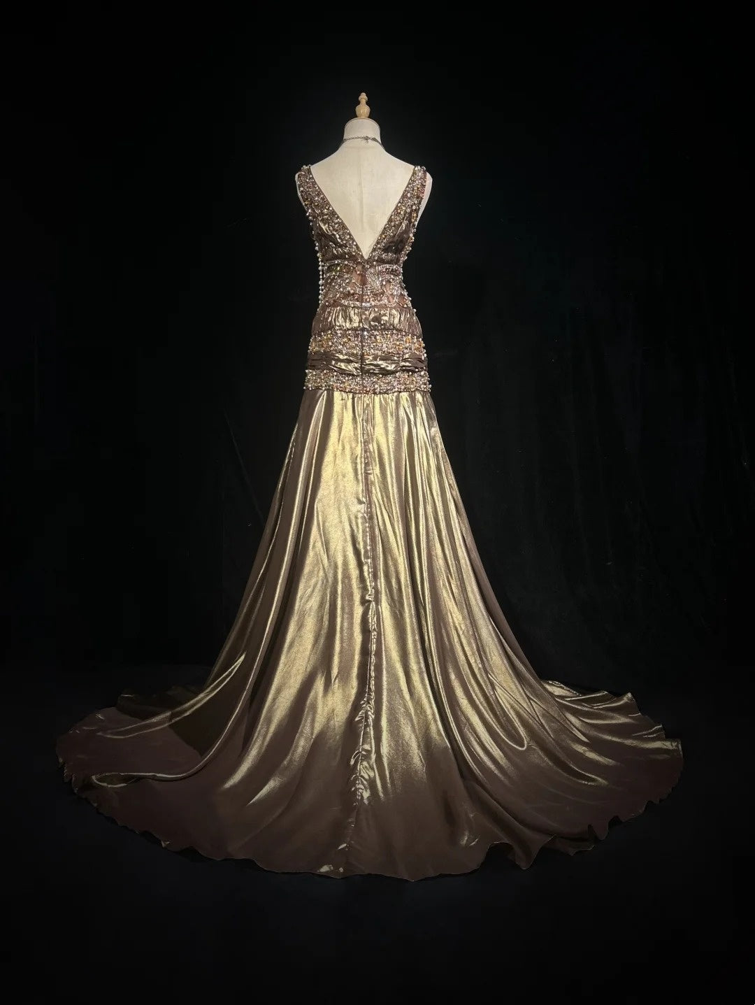 Robes Esthétiques de Bal Vintage Sirène Col en V Satin Marron avec Perles Gemme Longue Robe de Soirée Formelle N3021