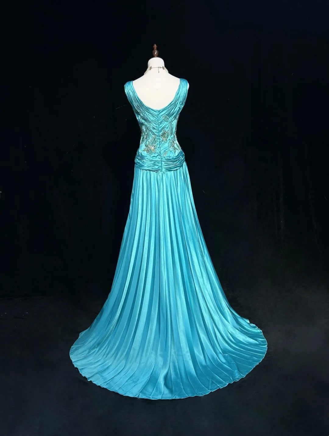 Robes Esthétiques de Bal Vintage Ligne A en Satin Bleu avec Perles Appliquées Longue Robe de Soirée N3024