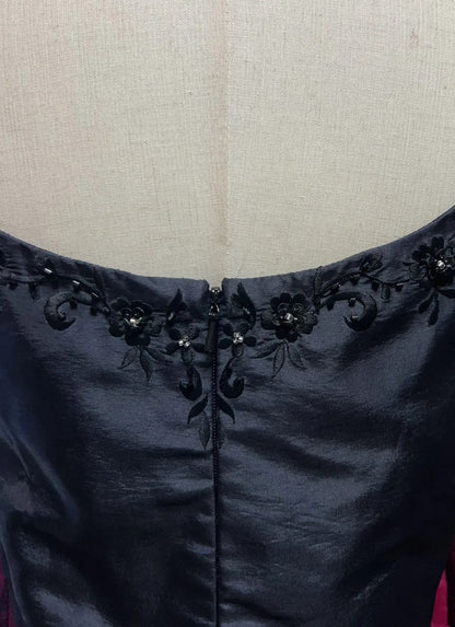 Bezaubernde Ballkleider A-Linie Black Tie Kleid mit bestickten, perlenbesetzten langen Ärmeln Formelle Abendgarderobe N3694