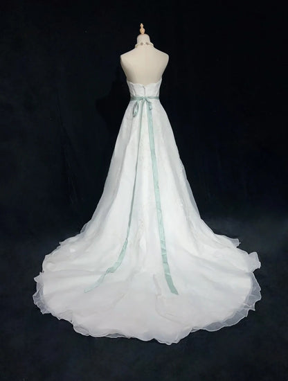 Robes de mariée uniques ligne A bustier blanc avec perles jardin d'été longue robe de mariée N3676