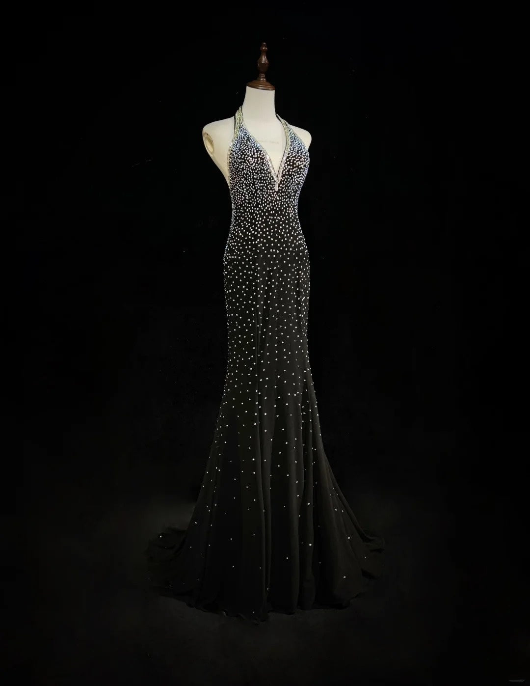 Robe de soirée longue sirène vintage noire dos nu des années 2000 pour bal de promo N2572