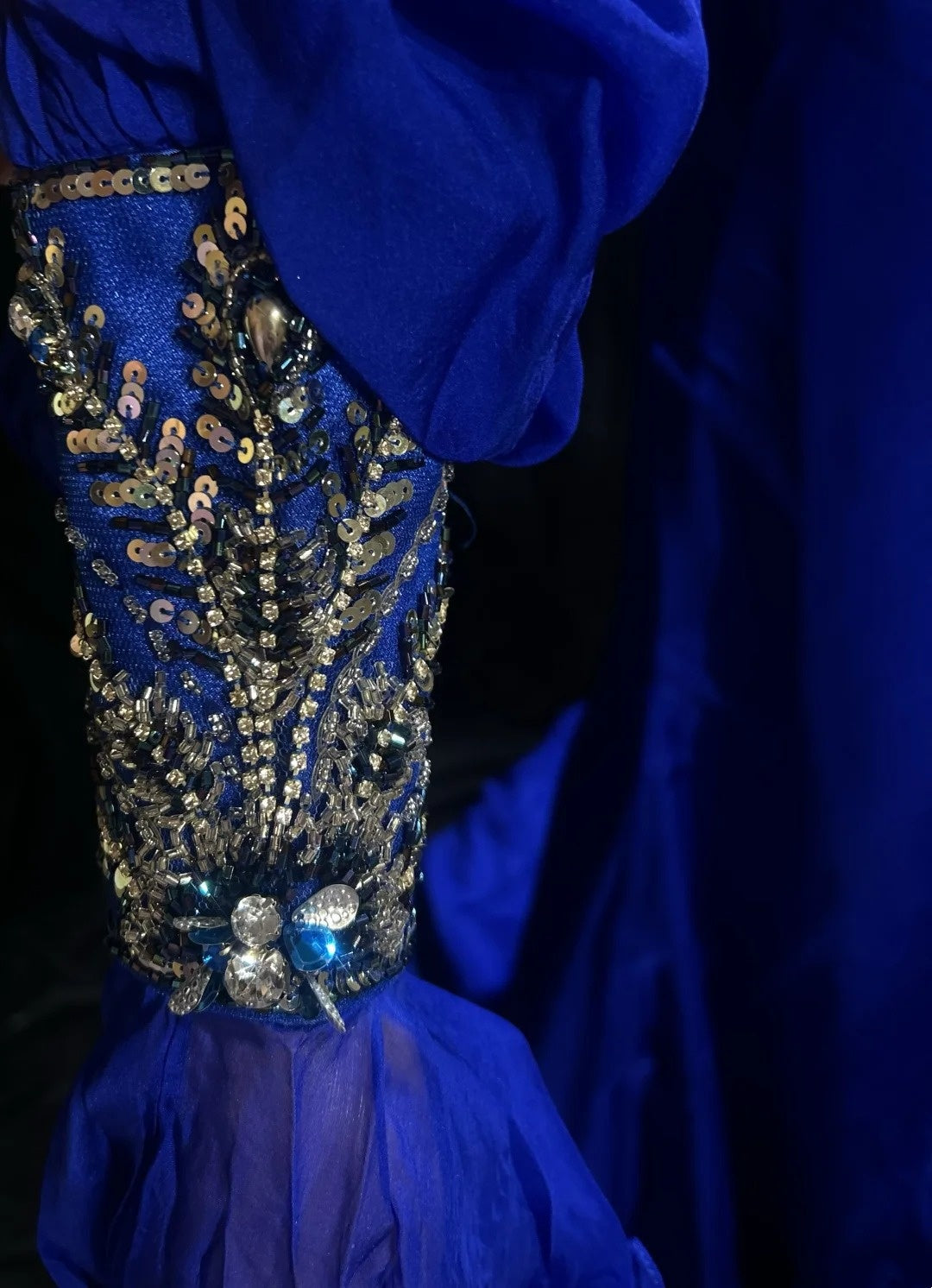 Vintage Abschlussballkleider Inspo Meerjungfrau, One Shoulder, Königsblau mit langen Ärmeln, Perlen, 80er Jahre, langes Abendkleid N2740