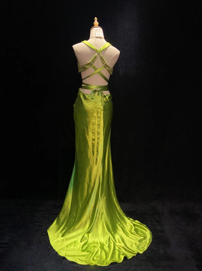 Robes de bal modestes Sirène Halter Vert Dos Nu Satin Sans Manches Longues Tenues de Soirée Formelles N3634
