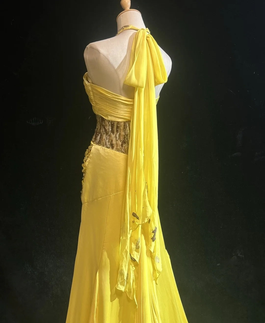 Robes de bal vintage trapèze, dos nu, jaunes années 70 avec perles, en mousseline, longue robe de soirée formelle N2526