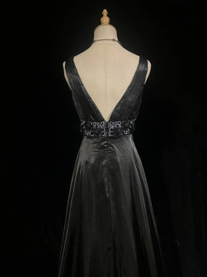Robes de bal vintage Trapèze Empire Satin Noir Perlées Années 1980 Longue Robe de soirée N2624