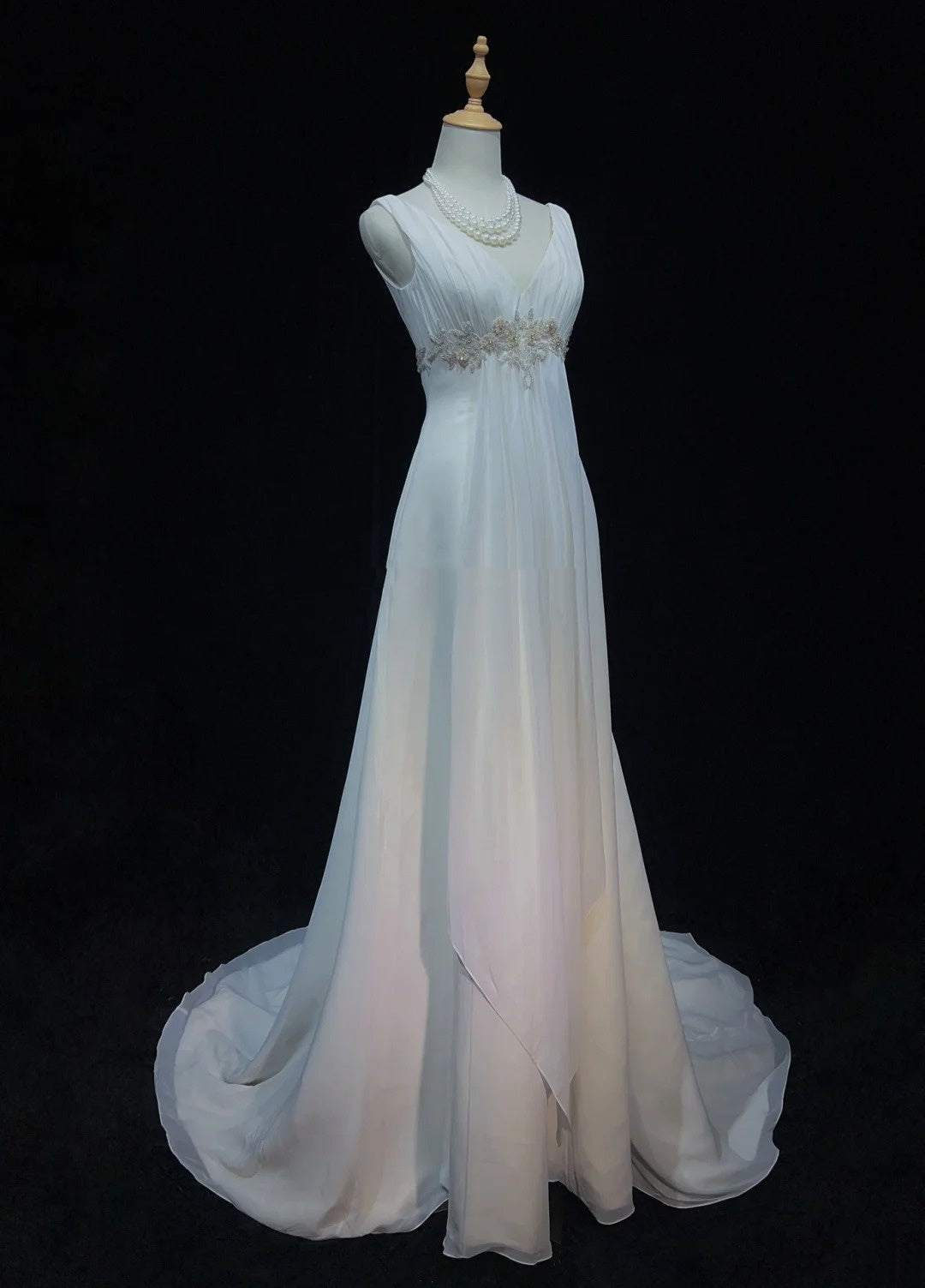 Einzigartige Brautkleider A-Linie V-Ausschnitt Weiß Chiffon Strand Sommer Boho Langes Brautkleid N3298