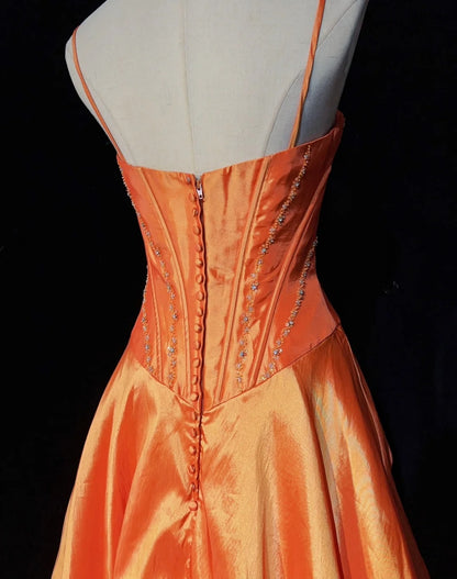 Robes de bal intemporelles robe de soirée spaghetti orange taffetas avec cape perlée tenues de soirée N3239