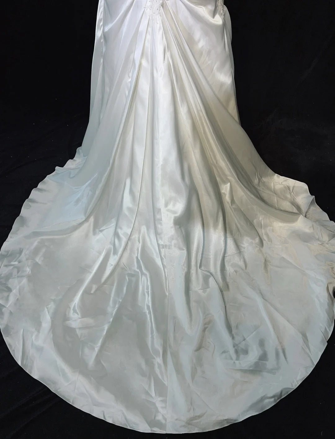 Robes de mariée uniques sirène, fines bretelles, ivoire avec appliques volantées, longue robe de mariée N3631