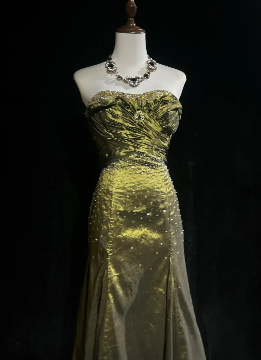 Vintage 90er Abschlussballkleider Meerjungfrau Sweetheart Olivgrün Taft mit Perlen Langes Ballkleid N3026