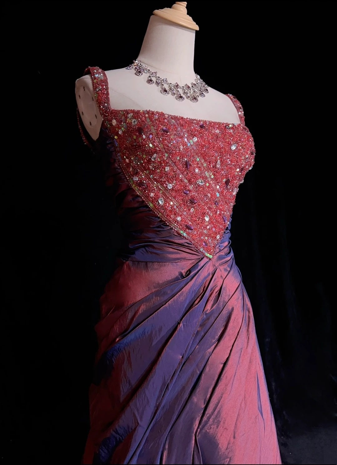 Robes de bal vintage des années 80 sirène col carré en taffetas bordeaux longueur ras du sol avec perles plissées tenues de soirée N3127