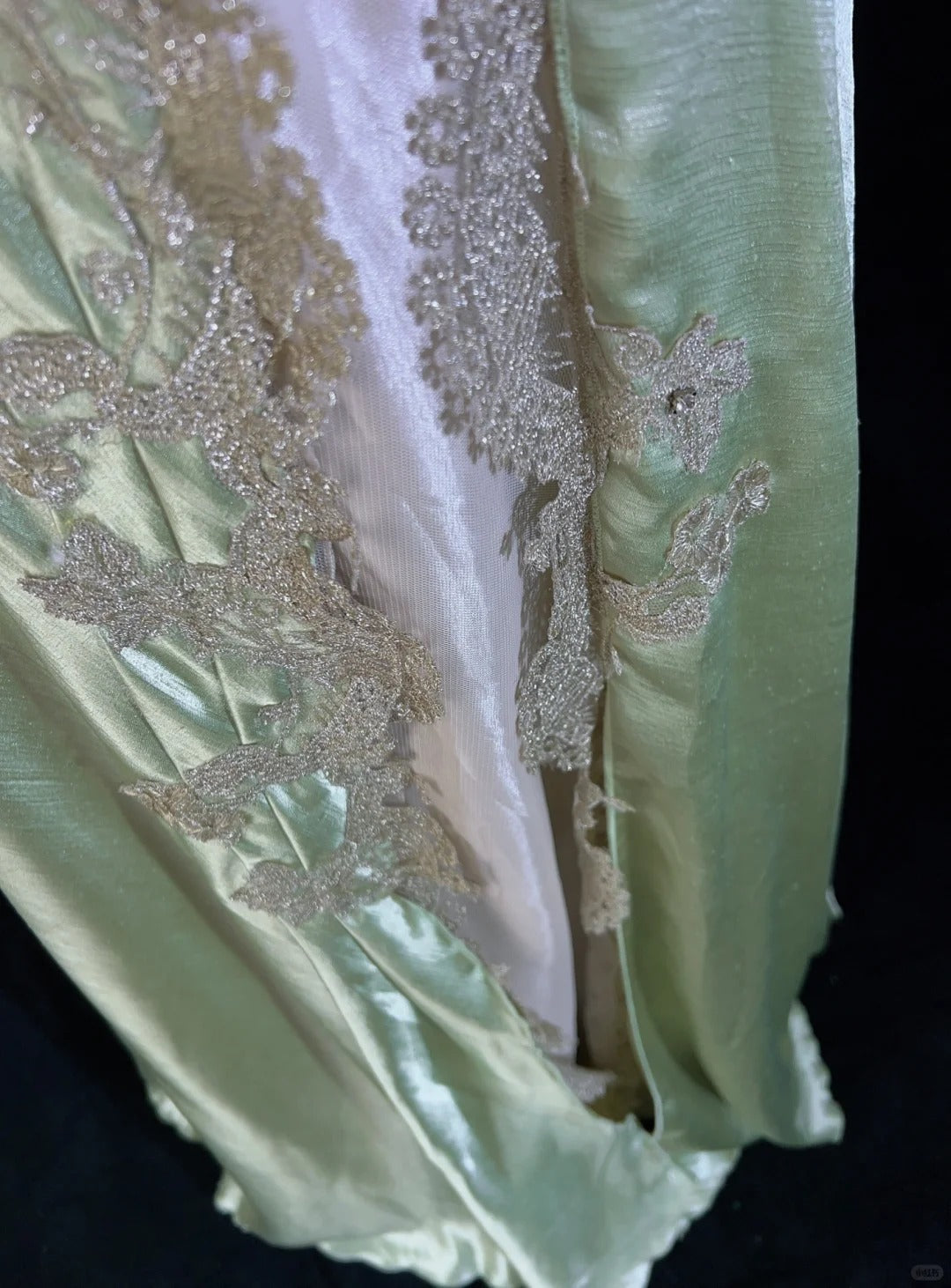 Elegante Ballkleider-Inspo Meerjungfrauen-Spaghettiträger Salbeigrüner Satin mit Spitzenperlen für Damen, formelles Kleid N3230