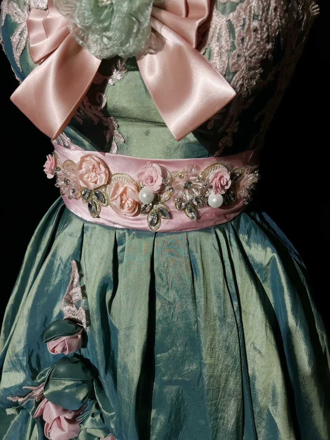Niedliche Ballkleid Trägerlos Grün Satin Ideen Für Frauen Kurze Länge Geburtstags-Kleider Heimkehr-Outfits N3444