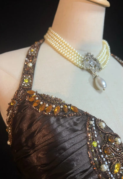 Robes de bal vintage Trapèze Col Américain Marron Sans Manches Satin avec Cape Perles Années 1980 Longue Robe de Soirée N2864