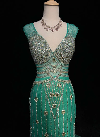 Glamouröse Ballkleider Meerjungfrau V-Ausschnitt Grüner Tüll Rückenausschnitt Mit Perlen Abendkleid N2872