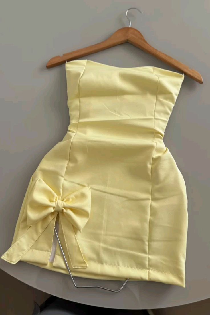 Sexy Fourreau Bustier Satin Jaune Bal de Promo Lycée Robe Courte Mini Retour à la Maison RB4376